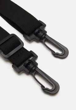 Pier One Unisex - Bandolera - Black 8 Pier One Unisex - Bandolera - Black -Elegancia Tienda De Ventas 29d0fdb7c5a945cf9cd775f34e608266