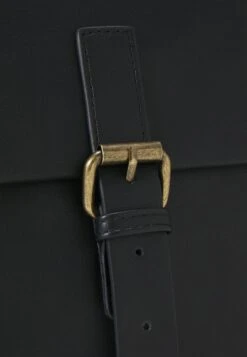 Pier One Unisex - Mochila - Black -Elegancia Tienda De Ventas 382905fa65ac46eeaa2a00f4cc0dbc72