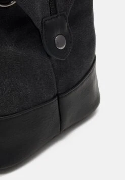 Pier One Unisex - Bolsa De Viaje - Black -Elegancia Tienda De Ventas 390fd20969e24bffab2b5942d8c452e7