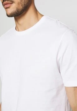 Pier One 5 Pack - Camiseta Básica - White/Black/Bordeaux 19 Pier One 5 Pack - Camiseta Básica - White/Black/Bordeaux -Elegancia Tienda De Ventas 4a6de0d2b72e4f1290d4d17a26a3cd34