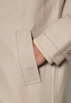 Pier One Commuter Coat- Abrigo Corto - Tan -Elegancia Tienda De Ventas 4ef4ad0f60904e2a9c12d606b1474ddb