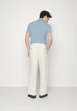 Pier One Drawcord Trousers Linen Blend - Pantalones - Off-White -Elegancia Tienda De Ventas 65c988989ad143de851aee47dda41e80