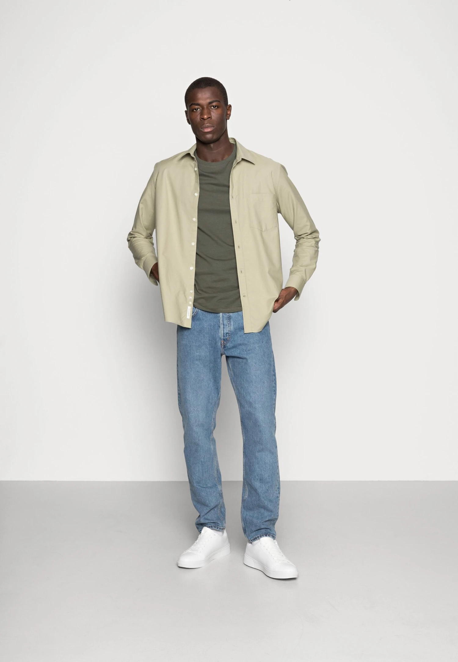 Pier One 3 Pack - Camiseta Básica - Black/Grey/Green 1 Pier One 3 Pack - Camiseta Básica - Black/Grey/Green