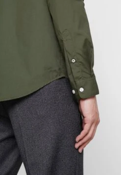 Pier One 2 Pack - Camisa - Oliv/Black -Elegancia Tienda De Ventas 7b6c76a6d504409bac8cbc515151e1f6