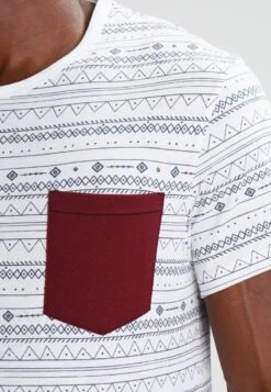 Pier One Camiseta Estampada - White -Elegancia Tienda De Ventas 7c7f1668c55f4b72b9d76fc2a14d4e66