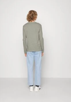 Pier One 5 Pack - Camiseta De Manga Larga - Black/Dark Blue/Stone -Elegancia Tienda De Ventas 8c24bc676a254072a665adeab726f9f5