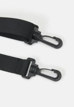 Pier One Unisex - Bandolera - Black 7 Pier One Unisex - Bandolera - Black -Elegancia Tienda De Ventas af87a7f5a40e4c18bf55badb6e5520aa