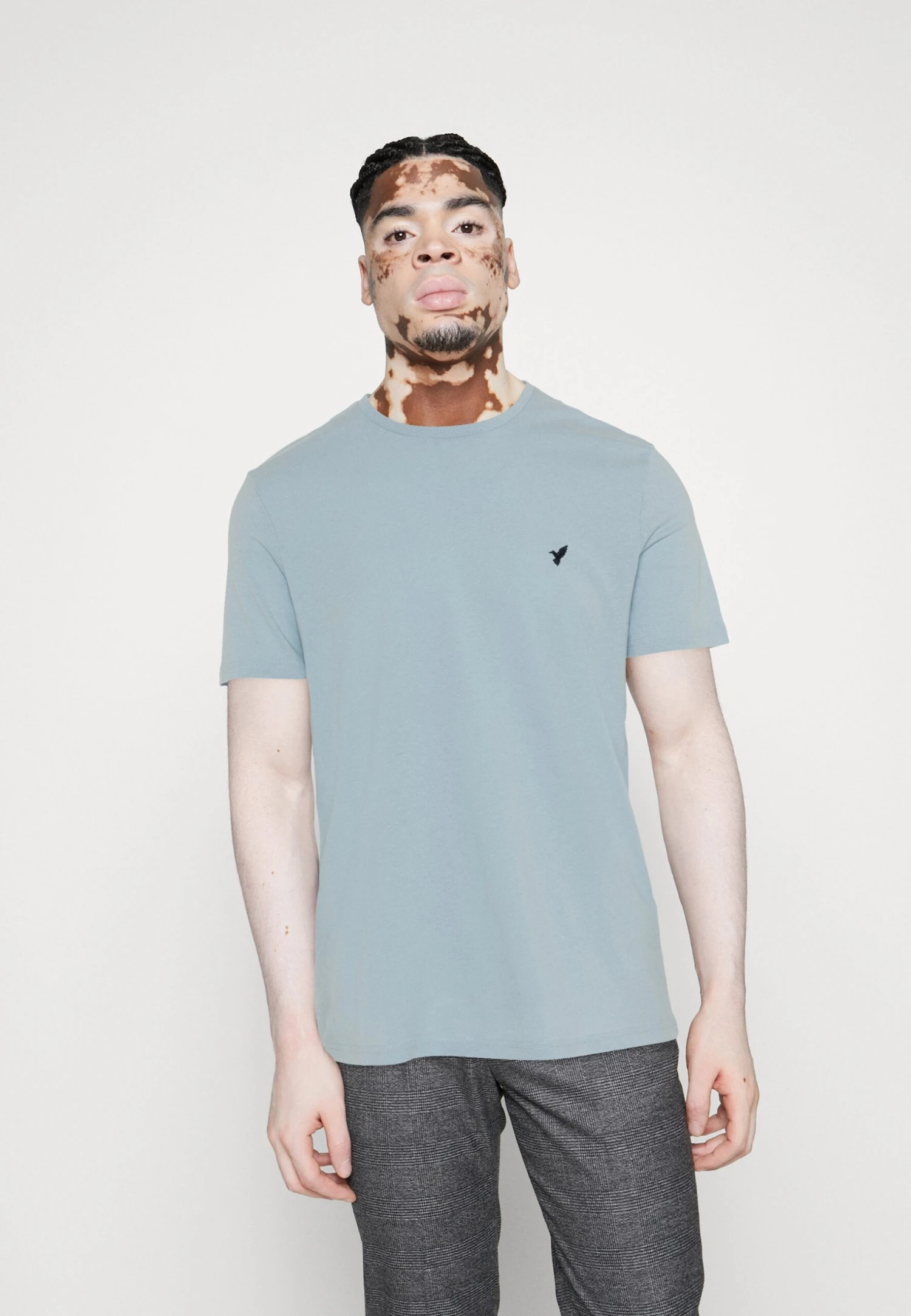 Pier One 5 Pack - Camiseta Básica - Dark Blue/White/Red 6 Pier One 5 Pack - Camiseta Básica - Dark Blue/White/Red - Imagen 6