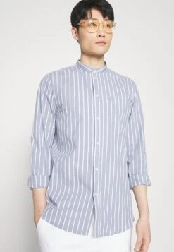 Pier One Muscle Fit Stand- Camisa - Blue -Elegancia Tienda De Ventas c95aee840d27425d93f7825c3cd7c13d