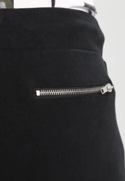 Pier One Biker Jogger - Pantalones Deportivos - Black -Elegancia Tienda De Ventas d14f4d3e23264a23856a525cf94a989d