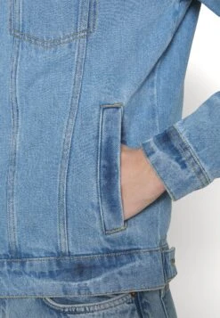 Pier One Chaqueta Vaquera -Blue -Elegancia Tienda De Ventas d3e819b17ed341f0bd01c20fe45e7b4d