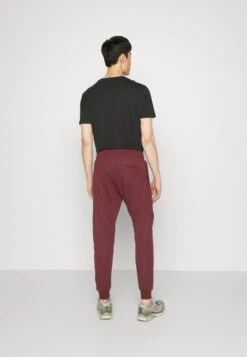 Pier One Pantalones Deportivos - Bordeaux -Elegancia Tienda De Ventas e08d9e55adef4896bd03487fd599f013