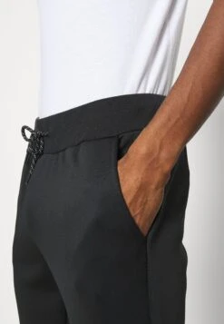 Pier One Pantalones Deportivos - Black -Elegancia Tienda De Ventas e52c3d679a484821b3134a6146f40559