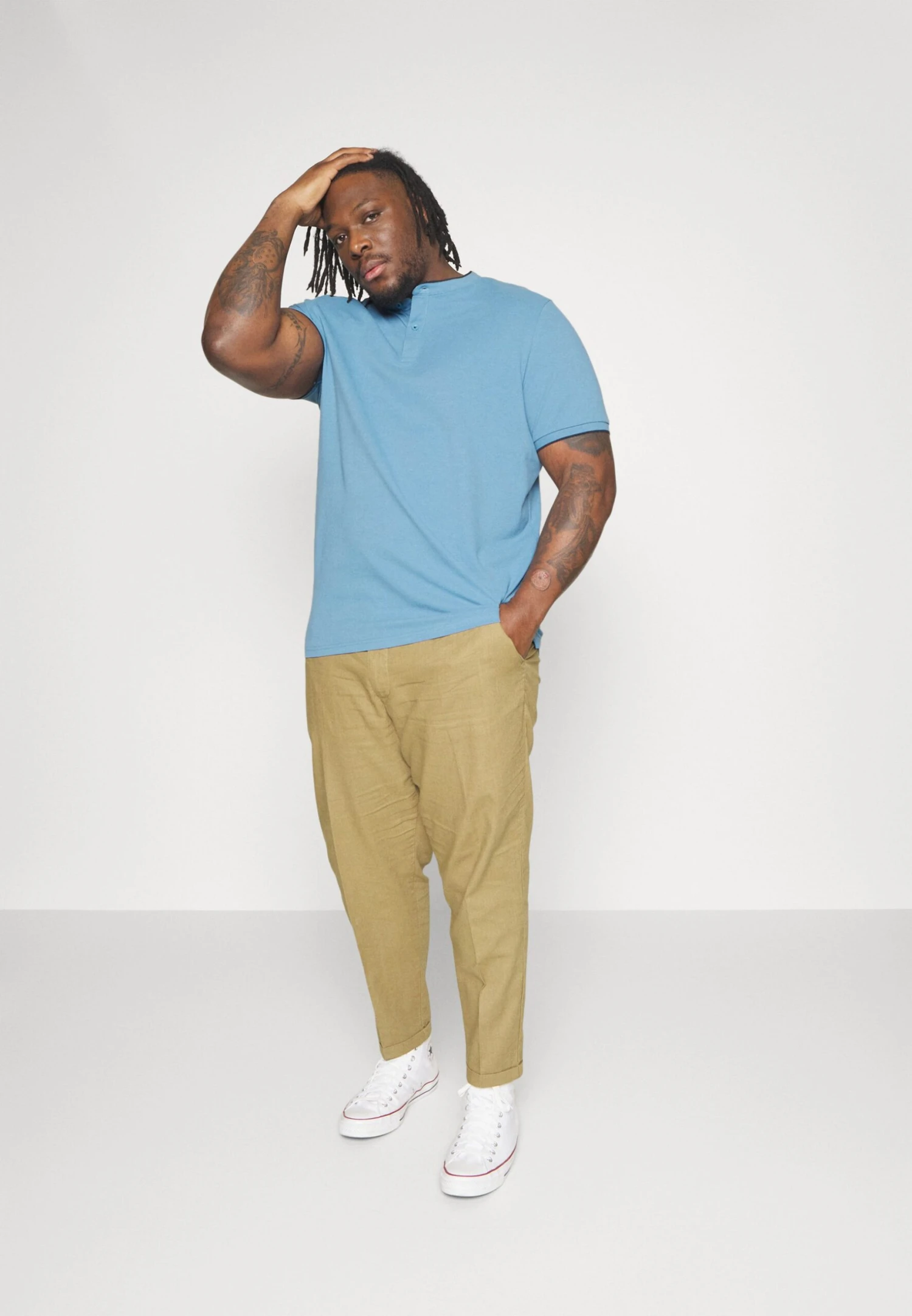 Pier One Camiseta Básica - Light Blue 2 Pier One Camiseta Básica - Light Blue - Imagen 2