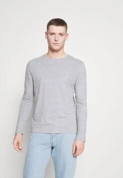 Pier One 5 Pack - Camiseta De Manga Larga - White/Dark Blu/Grey 12 Pier One 5 Pack - Camiseta De Manga Larga - White/Dark Blu/Grey -Elegancia Tienda De Ventas f1774a4a7a3f444e865f7b6e75b4c3ba