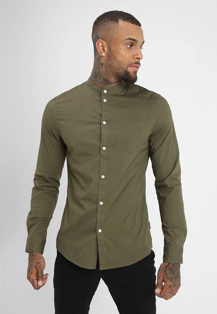 Pier One Muscle Fit Stand- Camisa - Oliv 1 Pier One Muscle Fit Stand- Camisa - Oliv
